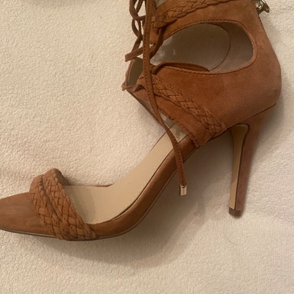 Tan suede sandal size 6 - Picture 2 of 7